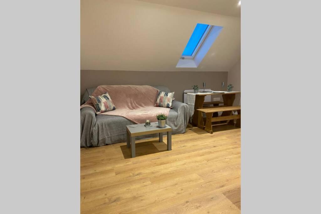 Prospect Perch - Studio Apartment, Wells Exterior photo